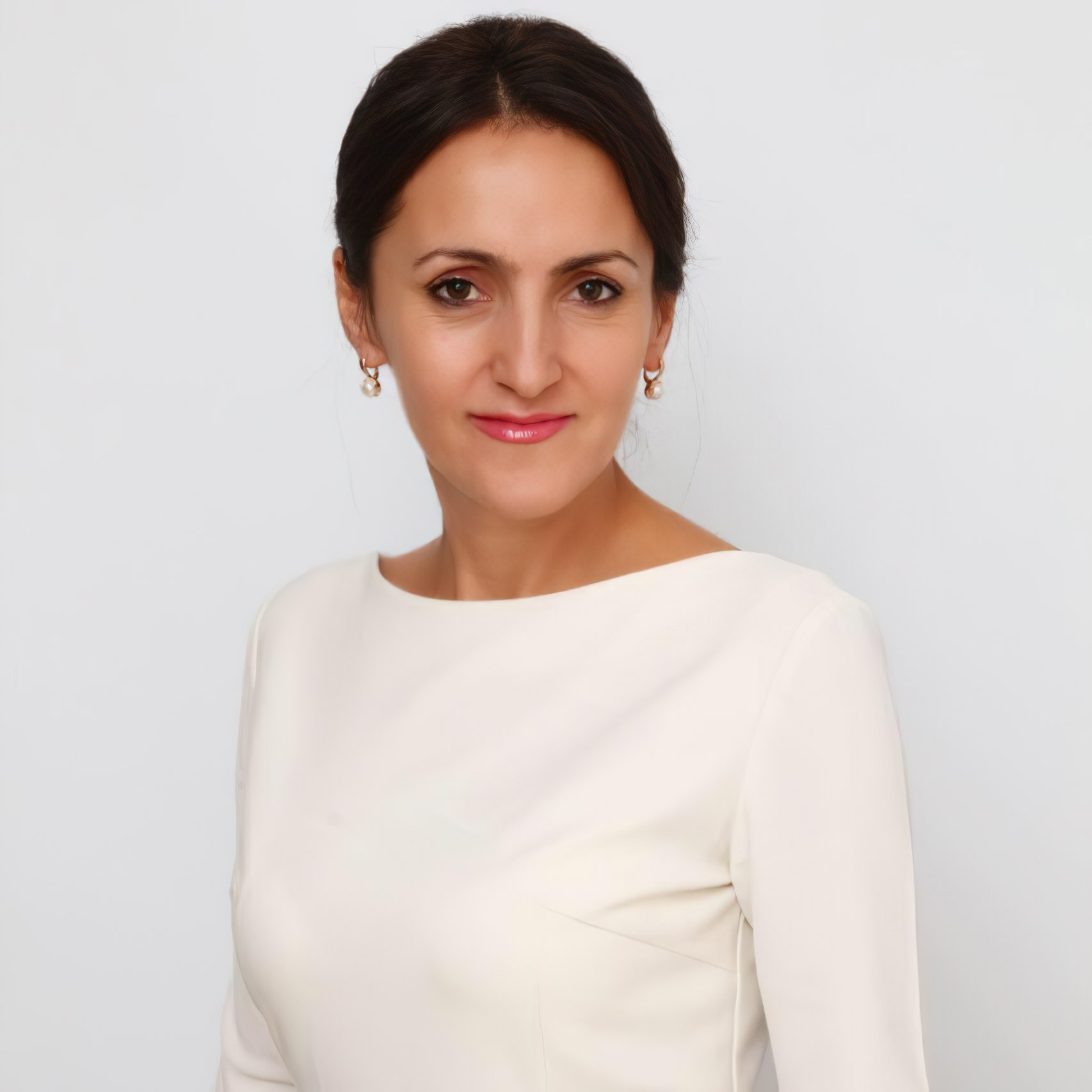НІЛА  ОСТРОВСЬКА